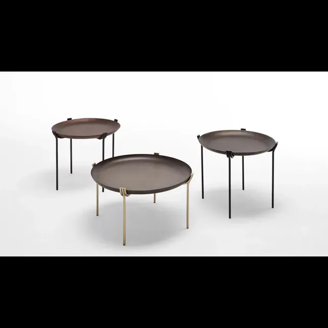 Tavolino in metallo Geo Table di Saba