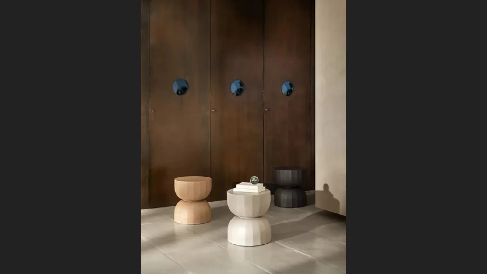 Tavolino Teo in poliuretano con finitura in ecomalta vari colori di Saba