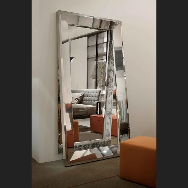 Specchiera dalle dimensioni importanti con cornice in acciaio inox Vanity di Lema