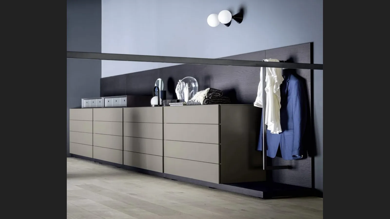 Cassettiera ad angolo in laccato opaco Easy System di Novamobili