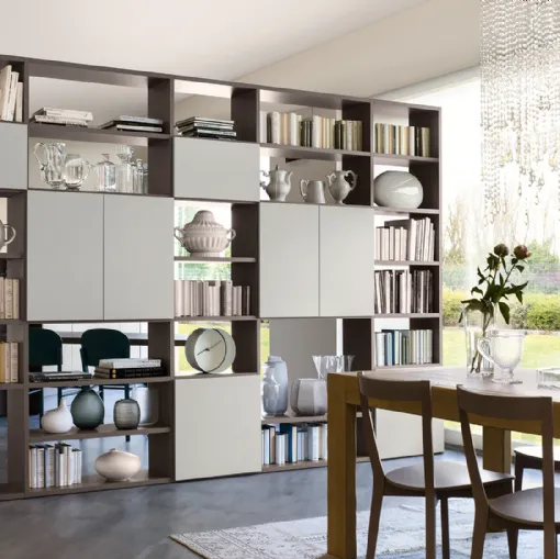 Libreria Living in laccato opaco finitura Grigio Corda e Marron Visone di Veneta Cucine