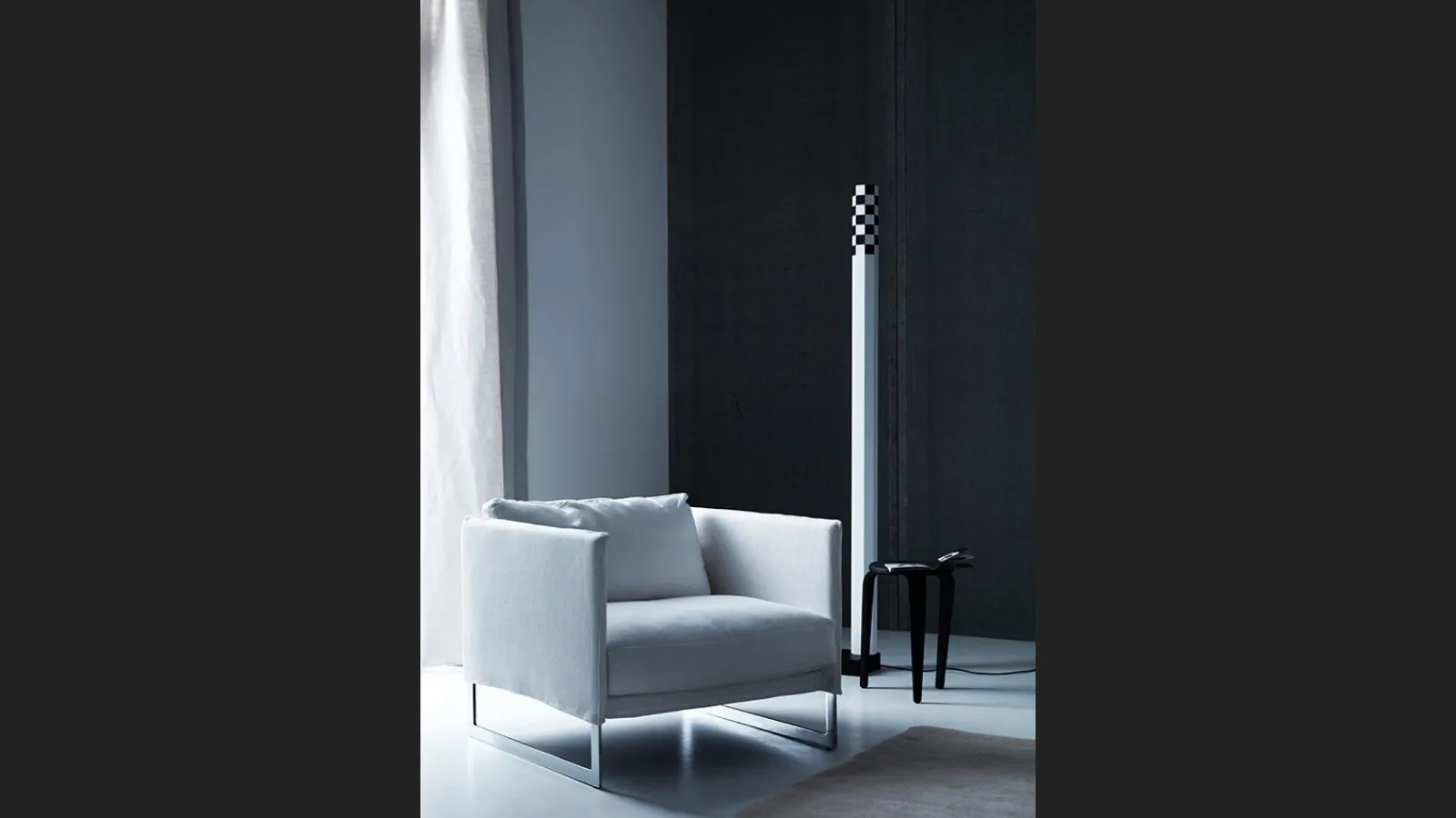 Poltroncina in tessuto Livingston di Saba