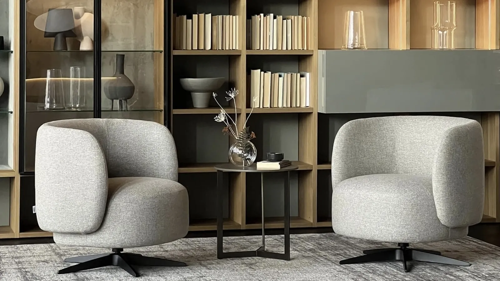 Poltroncina in tessuto Miki di Lema