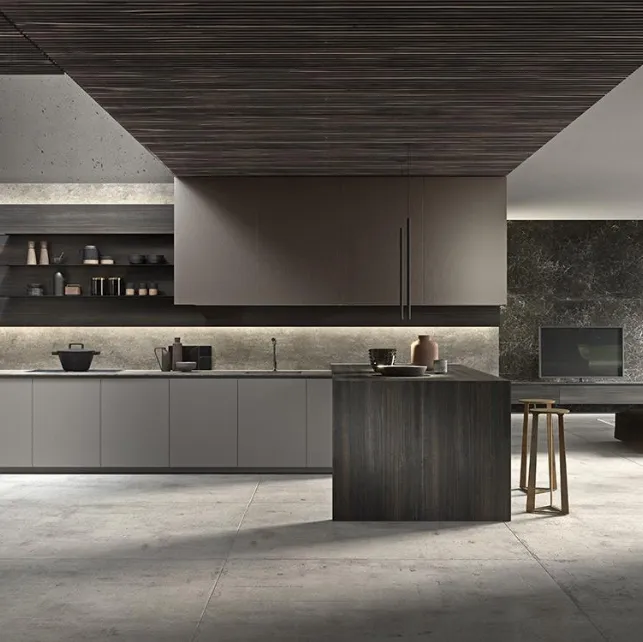 Cucina Design Twenty in laccato Cendre satinato e Leaf Metal Dark Brown con penisola finitura milltech Eucalipto e top in Gres City Stone Brown di Modulnova