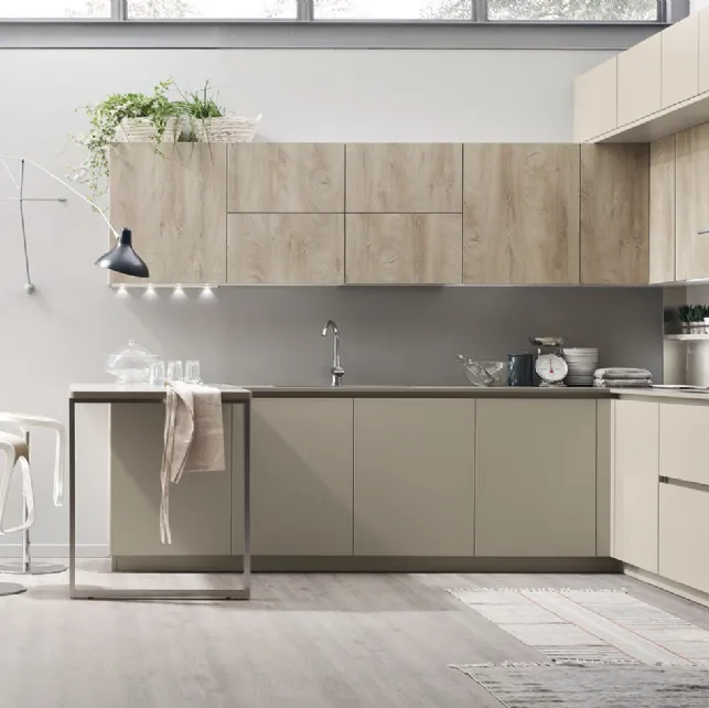 Cucina Moderna Lounge angolare con penisola in laccato Beige Ecru e Rovere Coloniale di Veneta Cucine