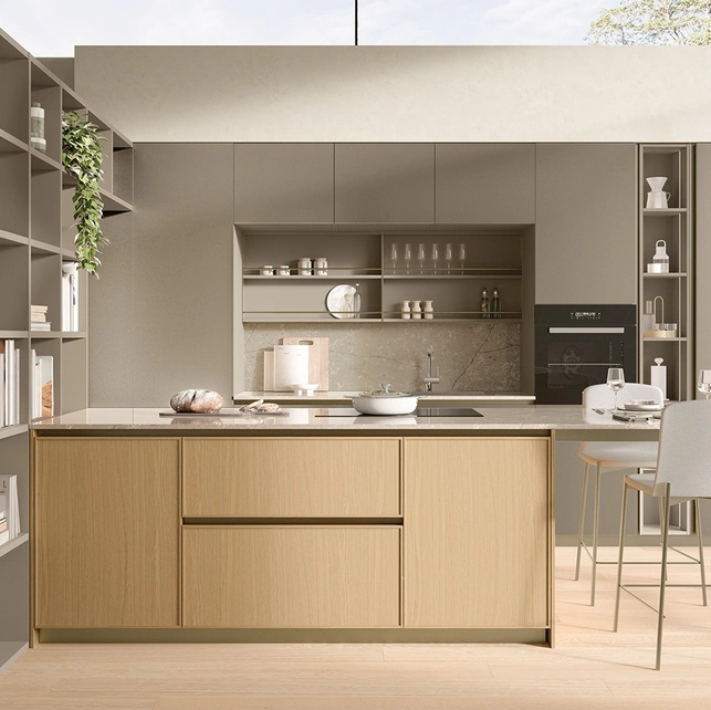 Cucina Moderna con penisola Sakura 06 in vetro opaco Alabastro e Rovere Ikebana di Veneta Cucine