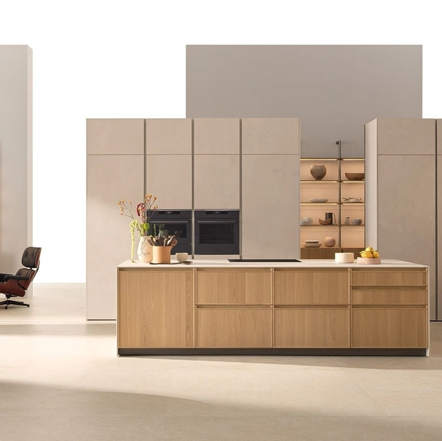 Cucina Moderna con isola Sakura 10 in Rovere Ikebana di Veneta Cucine